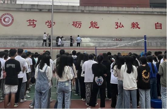 1664161950189201.jpg 4b06cf4c65e967638aa453bbe43bb95.jpg